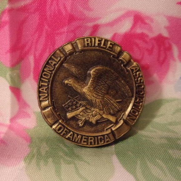 Bronze NRA Pin National Rifle Association - Picture 4 of 5